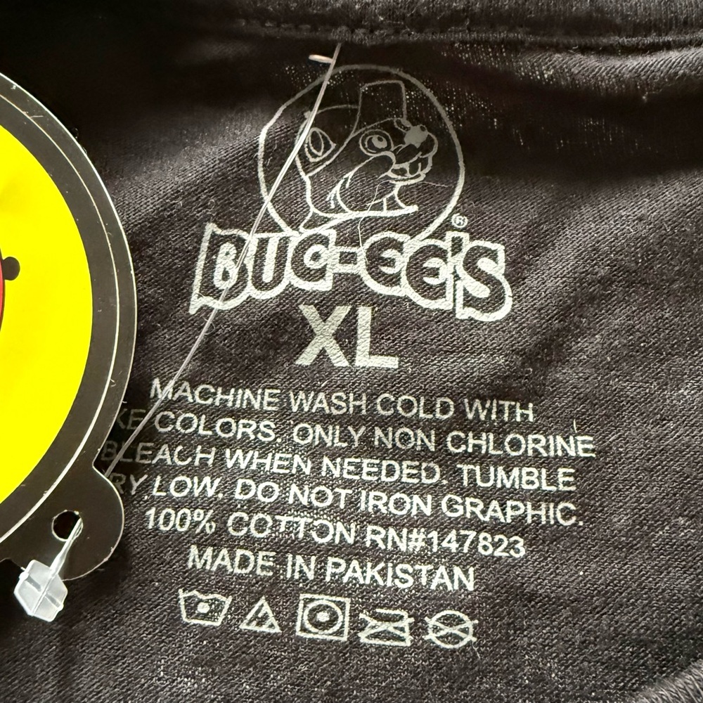Buc-Ees Men’s Halloween Tee, Size XL - Picture 2 of 4